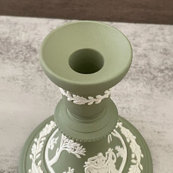 Wedgwood Green Jasperware White Cameo Set of Two 5" Reading Candlesticks c.1978 - Picture 7 of 11